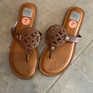 Dolce Vita Brown leather Tory Burch look a like slip-on flip flop sandals size 7